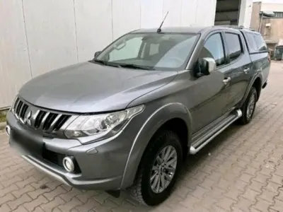 Gebraucht Mitsubishi L200 181 PS (133 kW) 2018 Grau Pickup