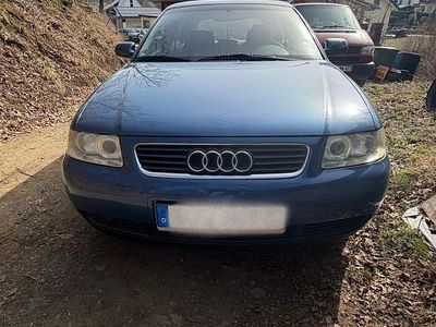 Gebraucht Audi A3 Ambiente 101 PS (74 kW) 2001 Blau Kleinwagen