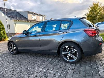 Second-hand BMW 120 Sport Line 184 CP (135 kW) 2018 Gri Hatchback