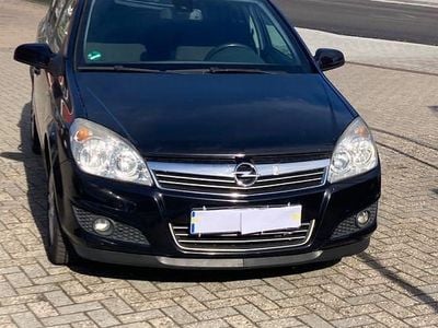 Gebraucht Opel Astra Edition 90 PS (66 kW) 2008 Schwarz Limousine