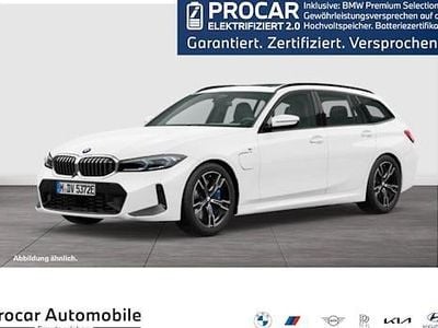 Weiß Gebraucht 2024 BMW 330e M Sport Kombi | 47.540 € (Guter Preis)