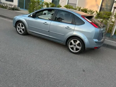 Gebraucht Ford Focus 140 PS (102 kW) 2006 Blau Limousine