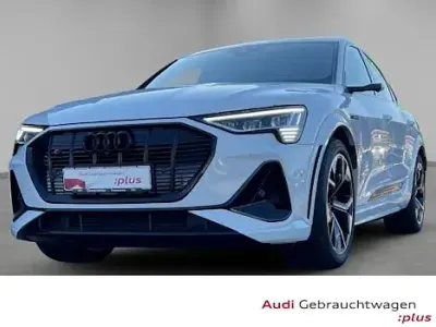 Używany Audi e-tron Comfort 369 kW (503 KM) 2023 Biały SUV