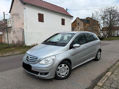 Gebraucht Mercedes B170 114 PS (83 kW) 2006 Silber Van / Kleinbus