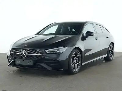 Gebraucht Mercedes CLA200 Shooting Brake 163 PS (119 kW) 2024 Metalliclack kosmosschwarz Kombi
