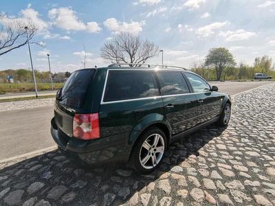 Usata VW Passat 101 CV (74 kW) 2001 Verde Station wagon