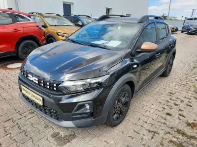 Neu Dacia Sandero Extreme 122 PS (89 kW) 2026 Schwarz Limousine