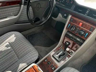 Gebraucht Mercedes E300 180 PS (132 kW) 1995 Weiß Limousine