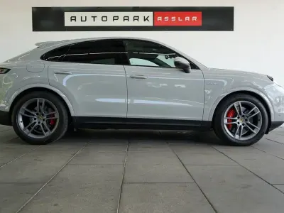 Gebraucht Porsche Cayenne 519 PS (381 kW) 2024 Grau SUV