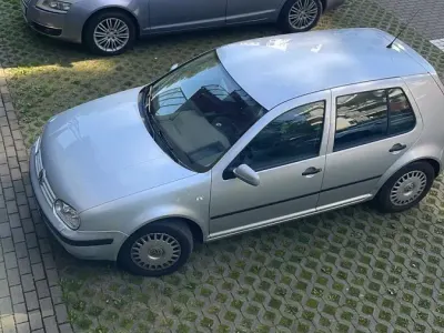 Gebraucht VW Golf IV 100 PS (73 kW) 2001 Silber Kleinwagen