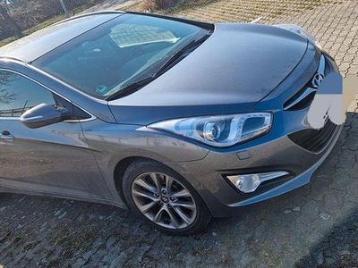 Gebraucht Hyundai i40 136 PS (100 kW) 2015 Grau Kombi