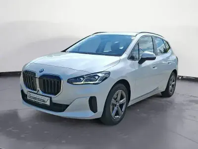Gebraucht BMW 220 Active Tourer 170 PS (125 kW) 2025 Weiß Van / Kleinbus