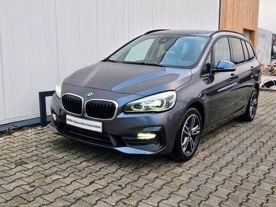 Grau Gebraucht 2022 BMW 220 Sport Line Van / Kleinbus | 21.998 € (Etwas zu teuer)