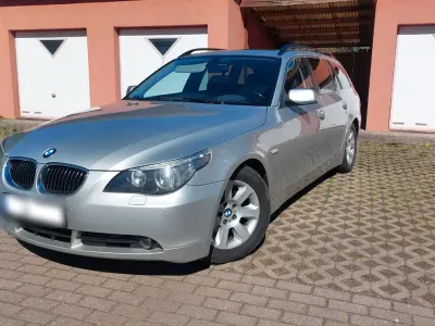 Gebraucht BMW 530 231 PS (169 kW) 2005 Silber Kombi