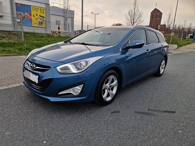 Gebraucht Hyundai i40 Premium 136 PS (100 kW) 2015 Blau Kombi