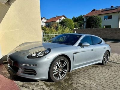 Porsche Panamera 4S
