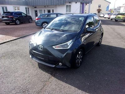 Gebraucht Toyota Aygo X-play 72 PS (52 kW) 2019 Grau Kleinwagen