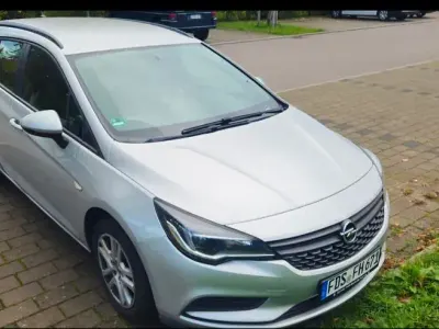 Gebraucht Opel Astra Innovation 105 PS (77 kW) 2017 Silber Kombi