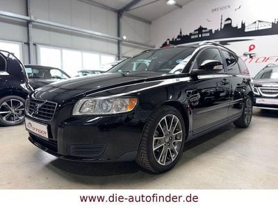 Second-hand Volvo V50 Kinetic 125 CP (91 kW) 2010 Negru Break