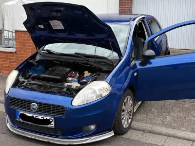 Gebraucht Fiat Grande Punto 95 PS (69 kW) 2008 Blau Kleinwagen