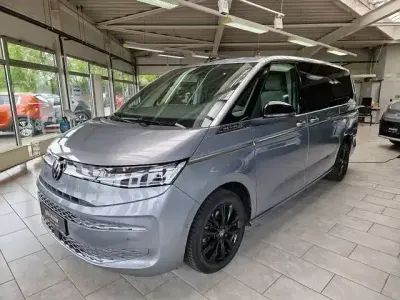 Używany VW Multivan Style 150 KM (110 kW) 2024 Srebrny Minivan