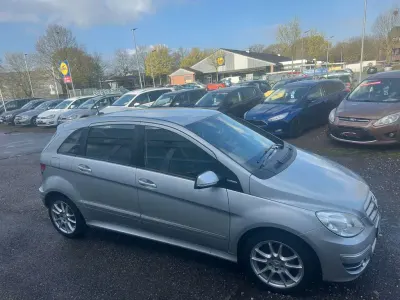 Gebraucht Mercedes B160 Sport 95 PS (69 kW) 2009 Silber Van / Kleinbus