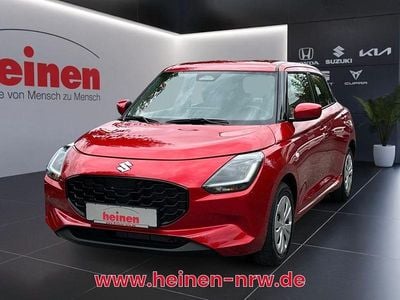 Nuova Suzuki Swift Club 82 CV (60 kW) 2026 Rosso Utilitaria