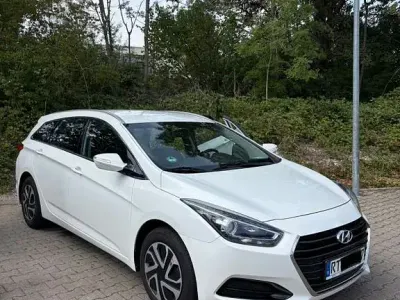 Gebraucht Hyundai i40 Trend 141 PS (103 kW) 2016 Weiß Kombi