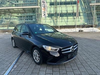 Gebraucht Mercedes B180 116 PS (85 kW) 2020 Schwarz Van / Kleinbus