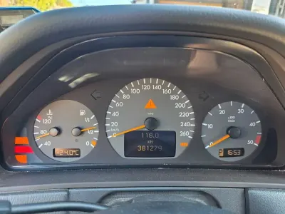 Używany Mercedes E320
