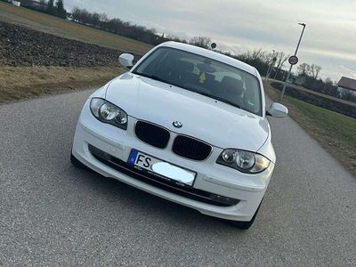 gebraucht BMW 118 118 d DPF Aut. Edition Lifestyle