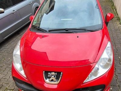 Gebraucht Peugeot 207 75 PS (55 kW) 2009 Rot Kleinwagen