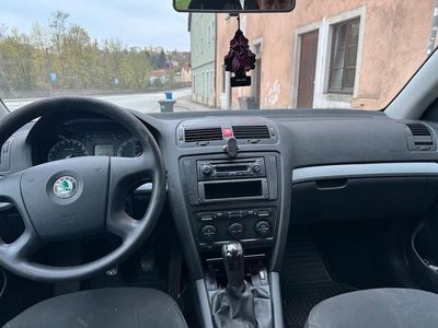 Gebraucht Skoda Octavia 106 PS (77 kW) 2009 Grün Kombi