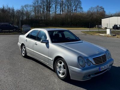 Mercedes E220