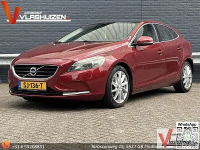 Gebraucht Volvo V40 Summum 114 PS (83 kW) 2012 Rot Kleinwagen