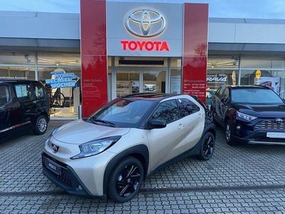 Gebraucht Toyota Aygo X Comfort 72 PS (52 kW) 2022 Ginger beige metallic/ night sky black SUV