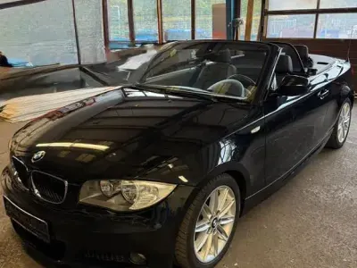 Gebraucht BMW 118 Cabriolet Sport Line 143 PS (105 kW) 2011 Schwarz Cabrio