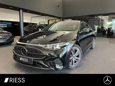 Gebraucht Mercedes CLA180 AMG 156 PS (114 kW) 2026 Metalliclack kosmosschwarz Limousine
