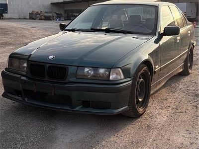 Gebraucht BMW 316 102 PS (75 kW) 1997 Grün Limousine