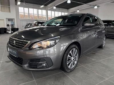 Gebraucht Peugeot 308 SW Allure 133 PS (97 kW) 2021 Grau Kombi