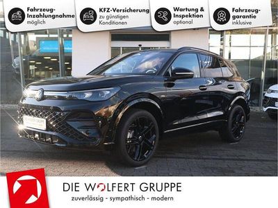 Grenadillschwarz metallic Gebraucht 2025 VW Tiguan R-line SUV | 57.950 €