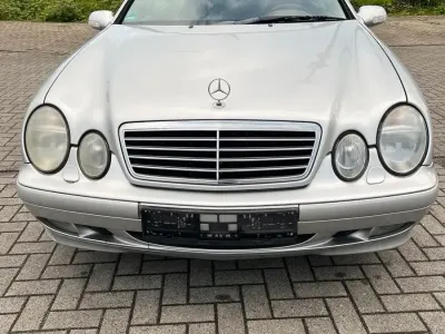 Używany Mercedes CLK230 193 KM (141 kW) 2000 Srebrny Kabriolet
