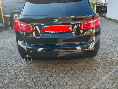 Gebraucht BMW 225 Active Tourer iPerformance 181 PS (133 kW) 2021 Schwarz Van / Kleinbus