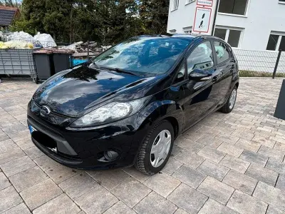 Używany Ford Fiesta Trend 92 KM (67 kW) 2012 Niebieski Hatchback