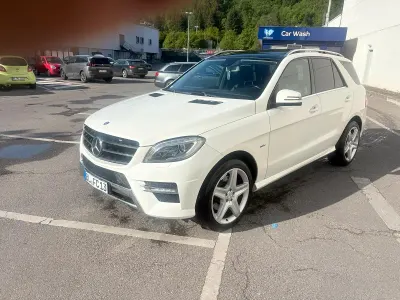 Gebraucht Mercedes ML250 204 PS (150 kW) 2012 Weiß SUV