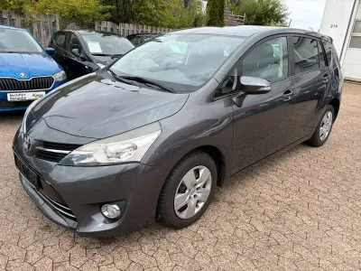 Gebraucht Toyota Verso Comfort 111 PS (81 kW) 2014 Grau Van / Kleinbus