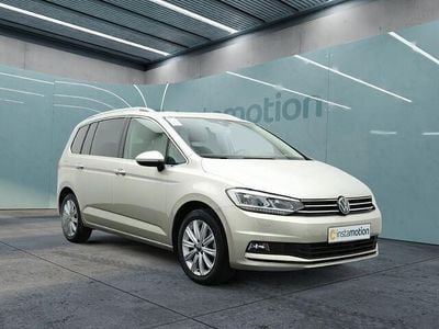 Silber Gebraucht 2024 VW Touran Highline Van / Kleinbus | 36.749 € (Fairer Preis)