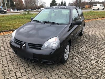 Gebraucht Renault Clio II 58 PS (42 kW) 2007 Schwarz Kleinwagen