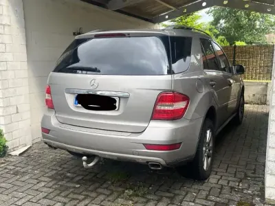 Gebraucht Mercedes ML420 306 PS (225 kW) 2009 Andere farben SUV