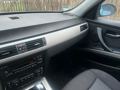 Gebraucht BMW 325 218 PS (160 kW) 2005 Silber Limousine